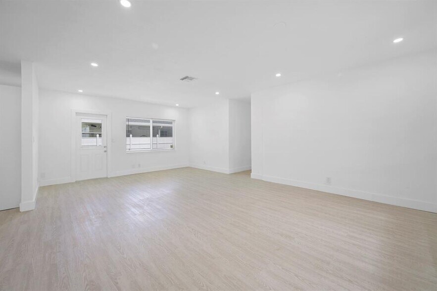 Building Photo - 2601 Taylor St