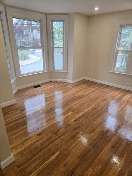 Primary Photo - 55 Rockland Ave