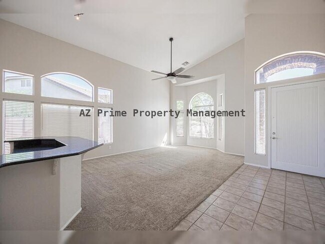 Building Photo - 3430 N Mountain Ridge