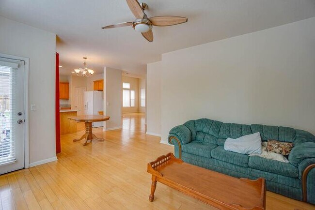 Building Photo - BEAUTIFUL FOUR BEDROOM HOME IN EAST COUNTY