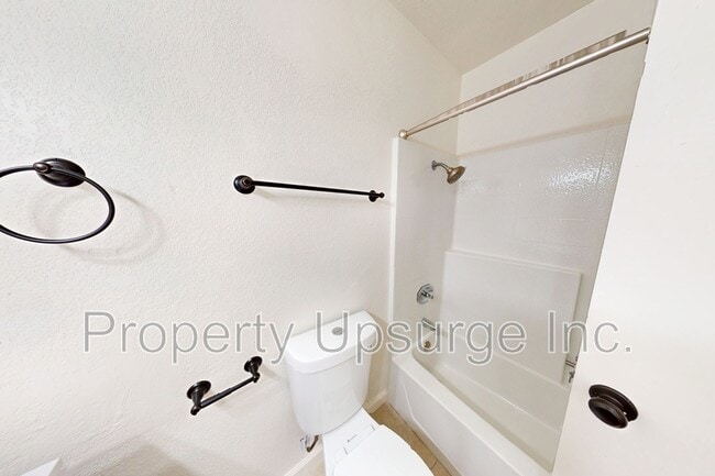 Building Photo - 488 Wiltsey Rd