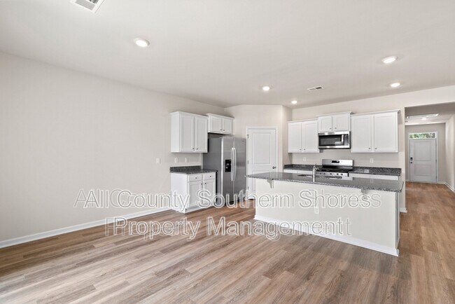 Building Photo - 215 Konik St