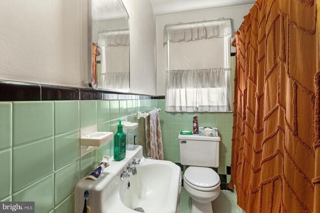 Building Photo - 3048 Miller St