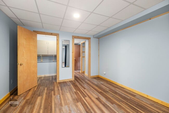 Building Photo - 8153 Stewart Mountain Dr