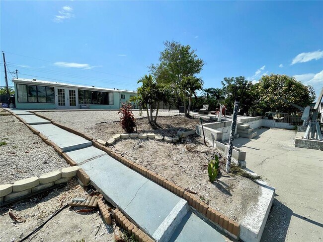 Building Photo - 309 Bryn Mawr Island