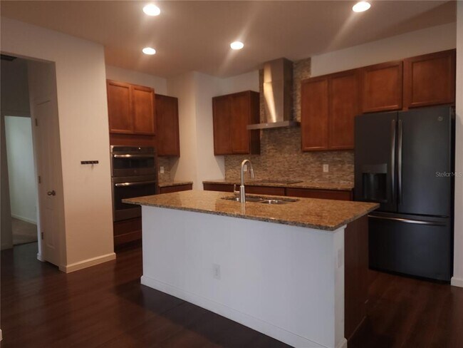 Building Photo - 3230 Stratton Cir