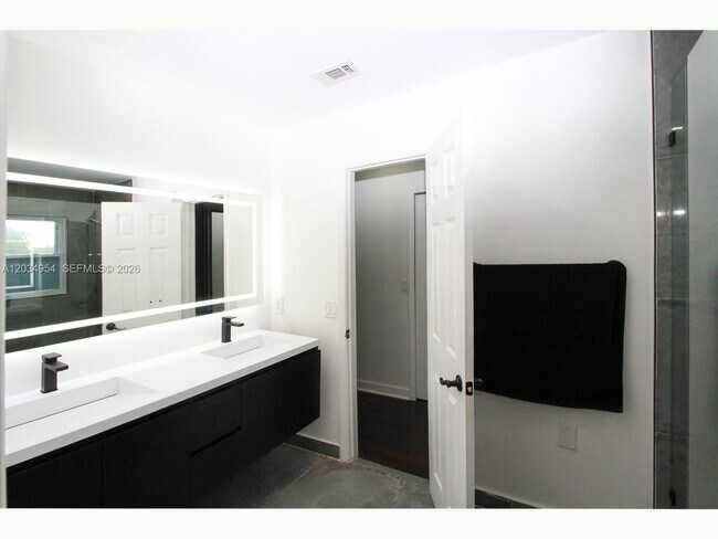 Building Photo - 14740 SW 108th Terrace