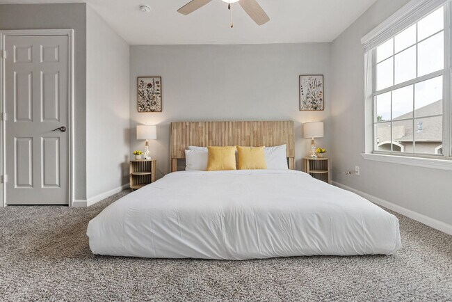 Building Photo - 8054 Exchange Dr