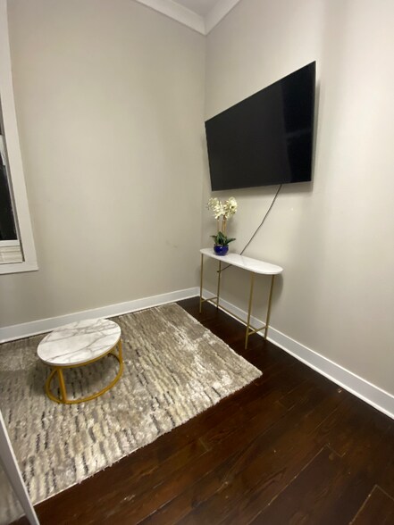 Building Photo - 107 Magnolia Ave