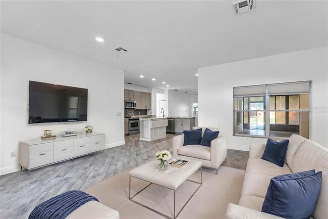 Building Photo - 2031 Wintermere Pointe Dr