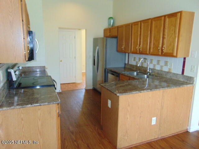 Building Photo - 12162 Millford Ln N