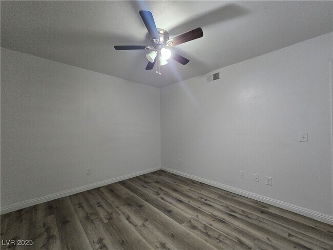 Building Photo - 2742 Alicialynn Way