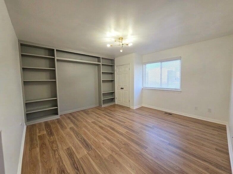 Building Photo - 326 N Escalante Dr