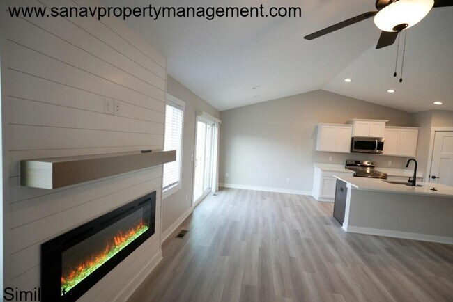 Building Photo - Beautiful 3 Bed Ranch Home w/ fully finished basement in Prime Norwalk Location