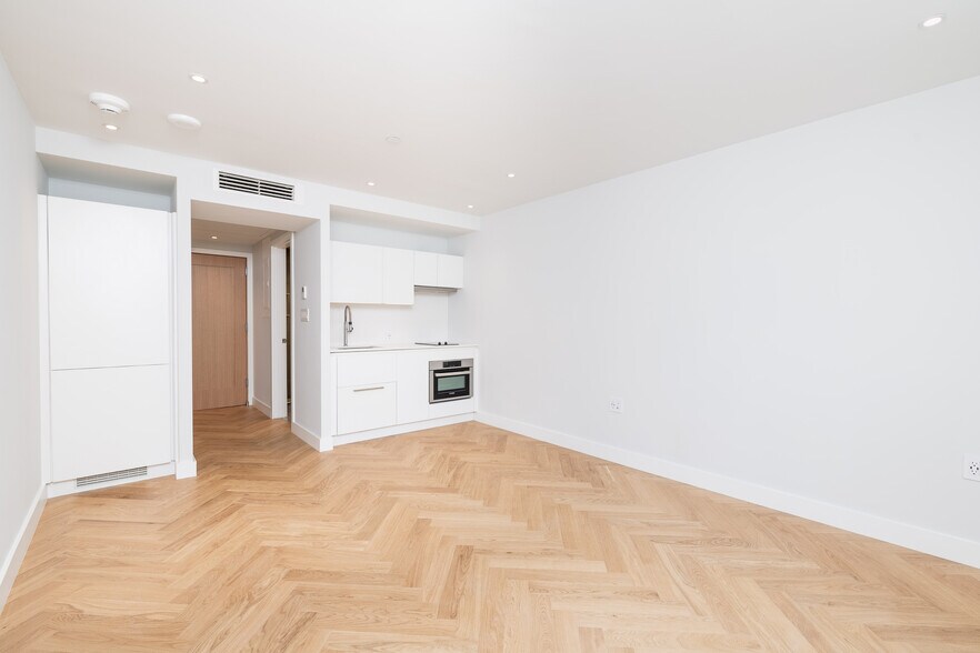 Building Photo - 32 Commonwealth Ave