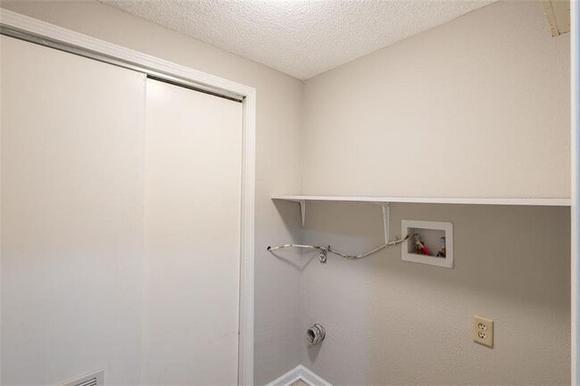 Building Photo - 3067 Steeplechase Dr