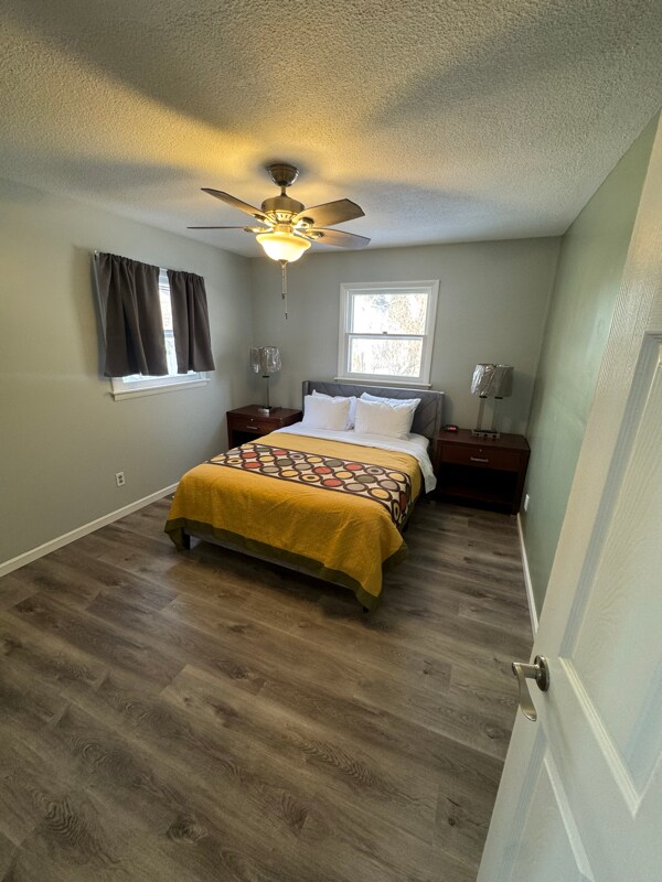 Building Photo - 3742 School St