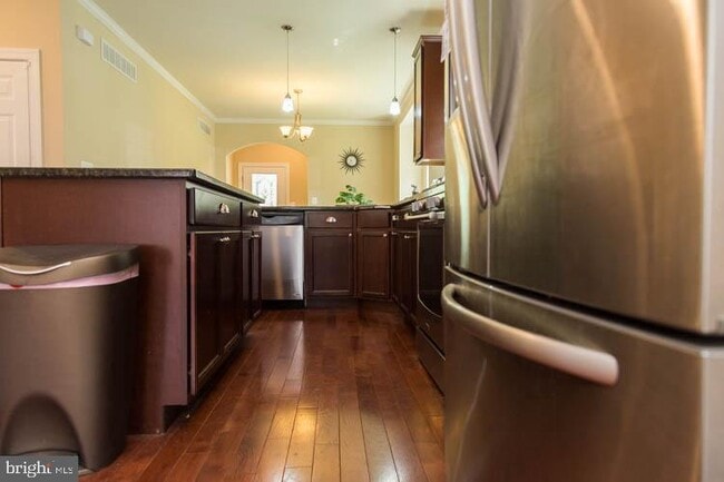 Building Photo - 415 Dearnley St