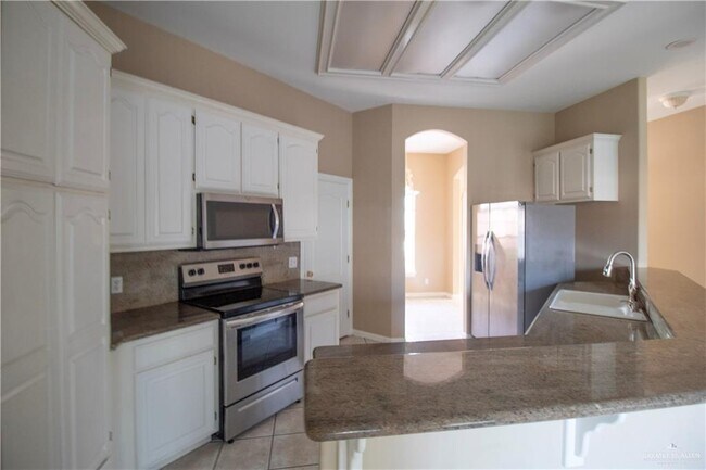 Building Photo - 11 Fawn Cir