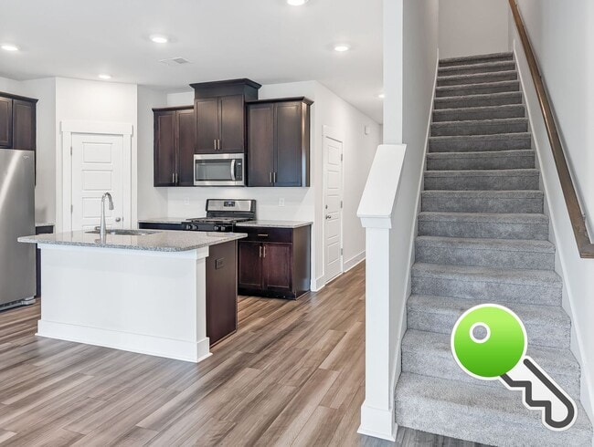 Building Photo - Beautiful 3 Bed / 2.5 Bath Home with Garage in Simpsonville