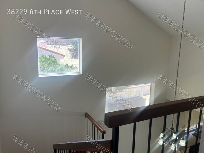 Building Photo - 38229 6th Pl W