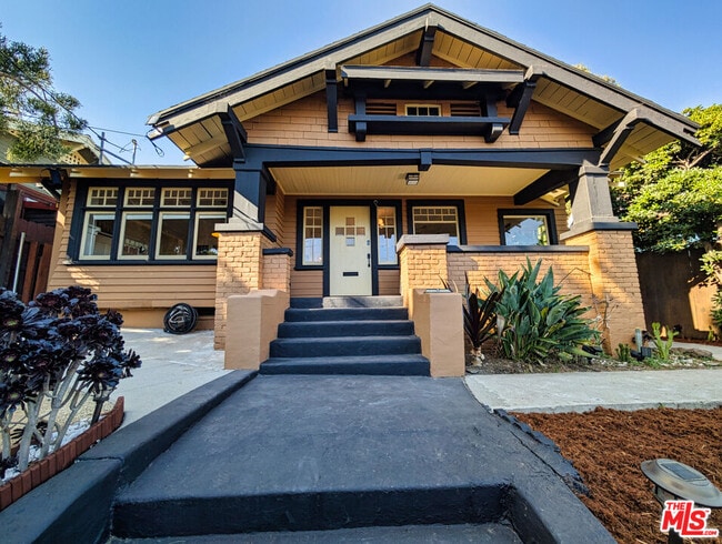 Building Photo - 2217 Marathon St