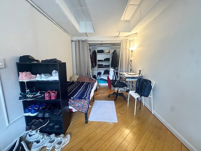 Building Photo - 1643 Cambridge St