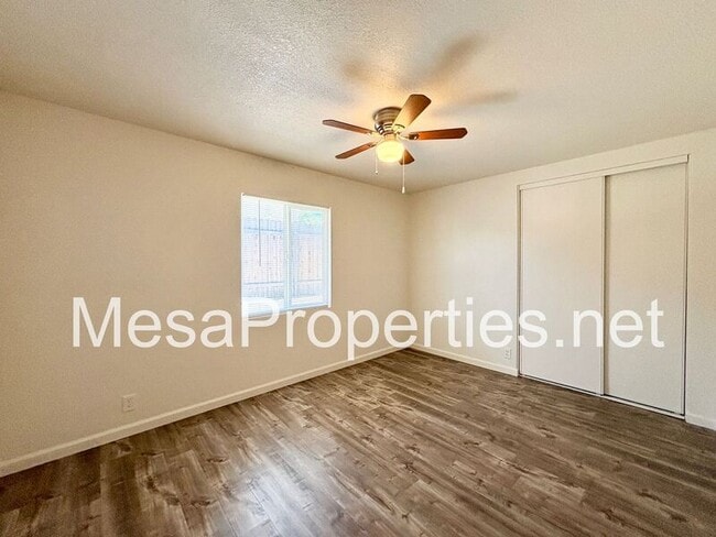 Building Photo - 820 Caliente Dr