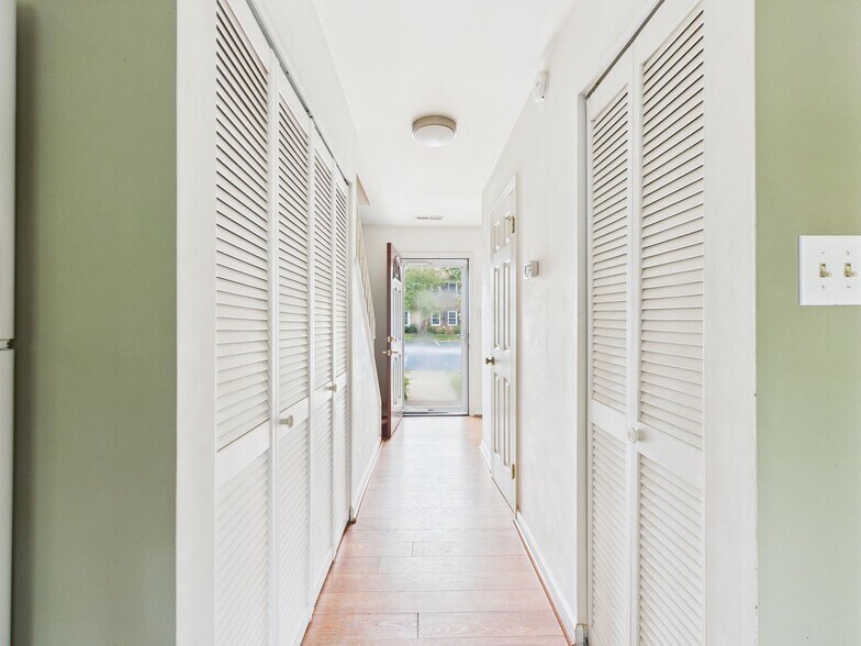 Building Photo - 1507 Skirmish Run Ct