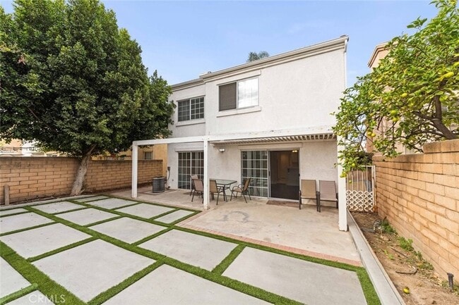 Building Photo - 7448 Bellingham Ave