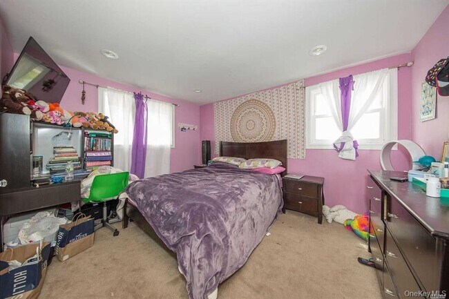 Building Photo - 413 Clearmeadow Dr