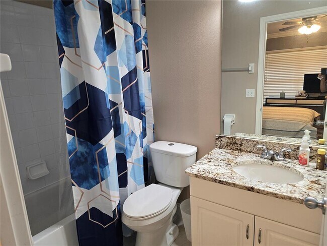 Building Photo - 2636 SW 35th Pl