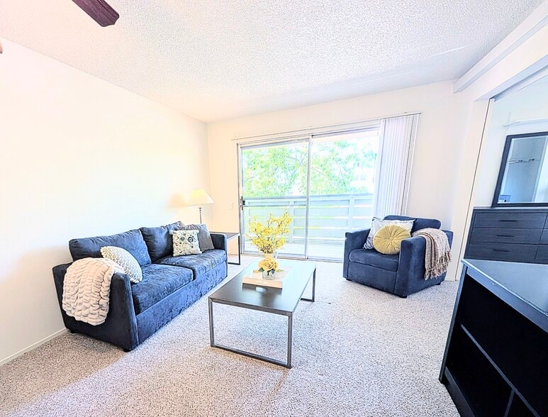 Building Photo - Oxford Parkside Apartments