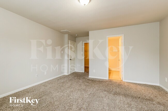 Building Photo - 29311 Legends Hill Dr