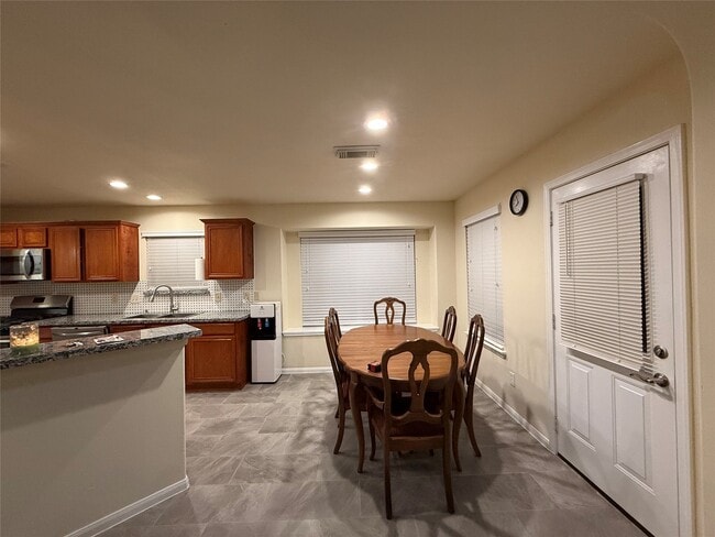 Building Photo - 9106 S Ferndale Pl Dr