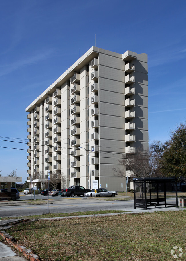 Primary Photo - Solomon Towers