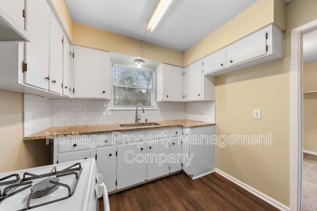 Building Photo - 138 Dora St