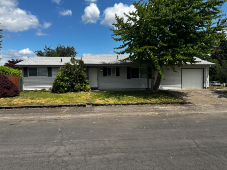 Building Photo - 2235 22nd Pl SE
