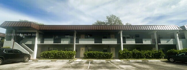 Building Photo - 7320 NW 85th Ct