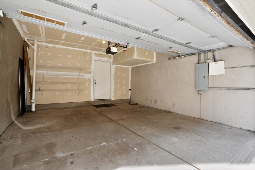 Building Photo - 57 E 23rd St