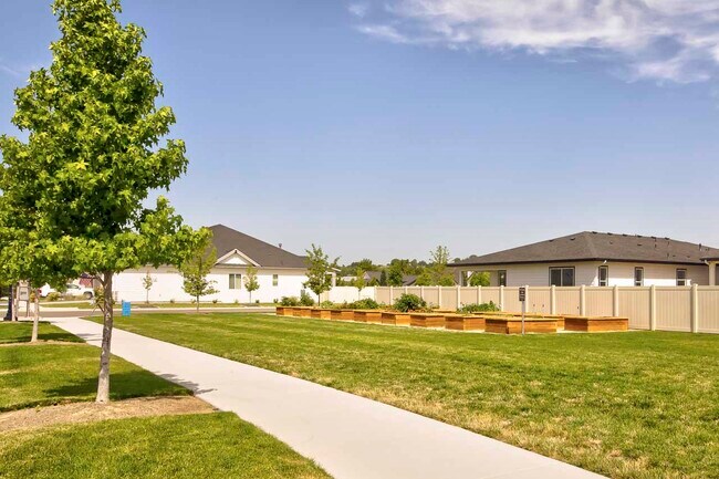 Building Photo - 11171 W Heliopsis Dr
