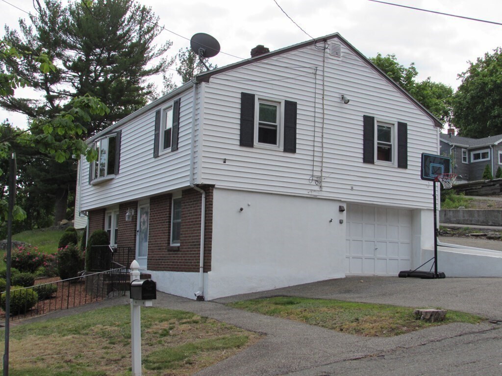 Building Photo - 27 Westland Ave