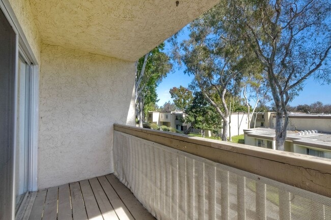 Building Photo - Gated Community - Ready To Go