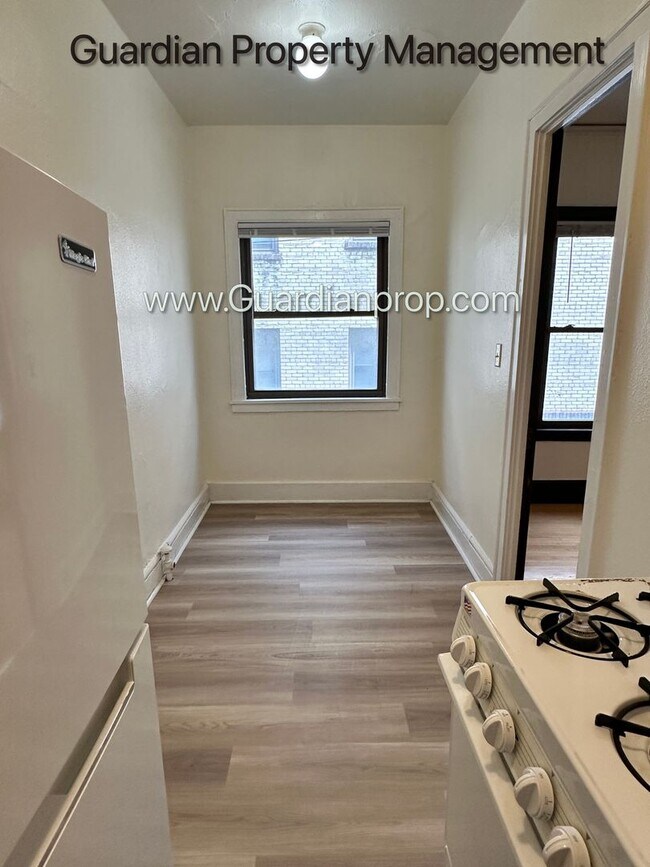 Building Photo - Studio Lakes Uptown Apartment, Blocks from...