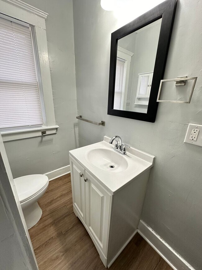 Building Photo - 613-615 S Mechanic St