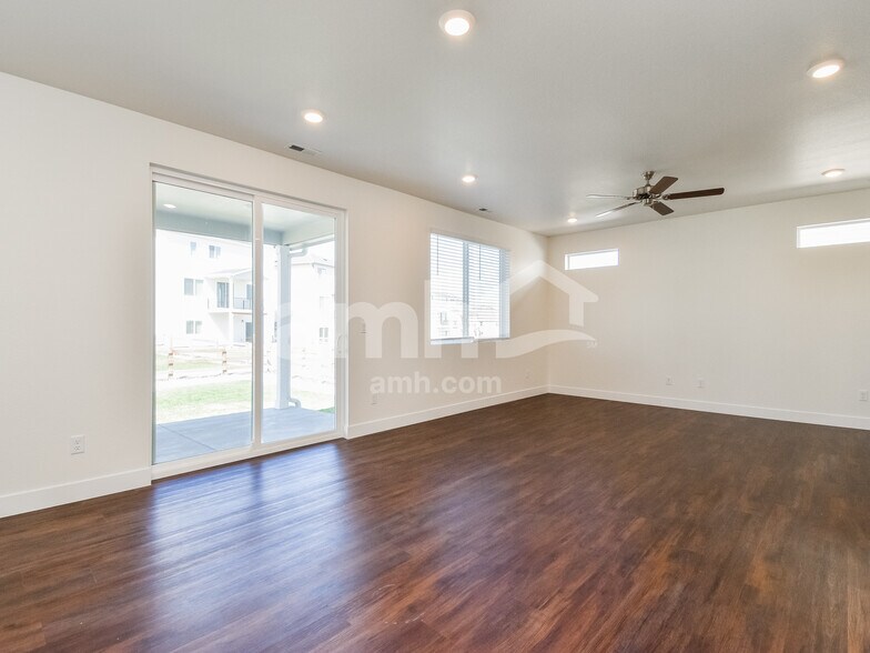 Building Photo - 7618 Mardale Ln