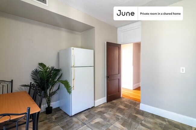 Building Photo - Room in Shared 4 bed/2 bath home