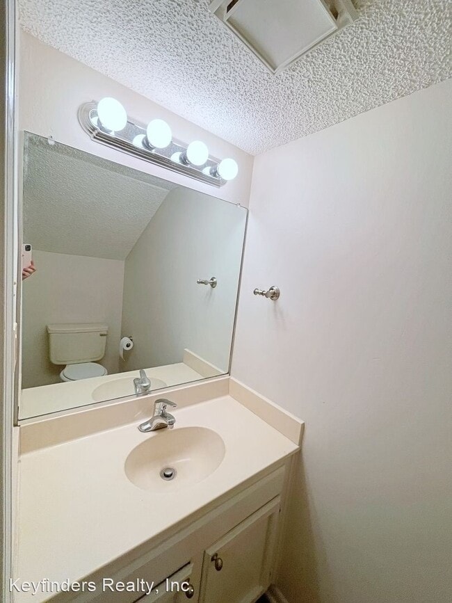 Building Photo - 1 br, 1.5 bath House - 5110 Butter Creek L...