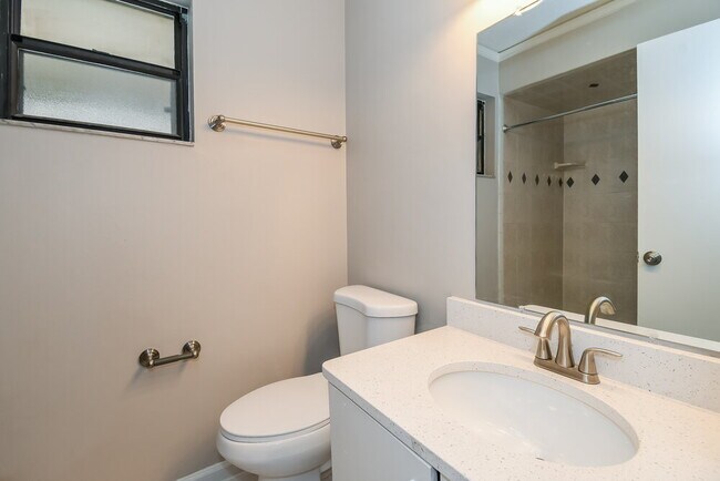 Building Photo - 1540 Derringer Rd