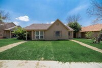 Building Photo - 6009 Dooley Dr